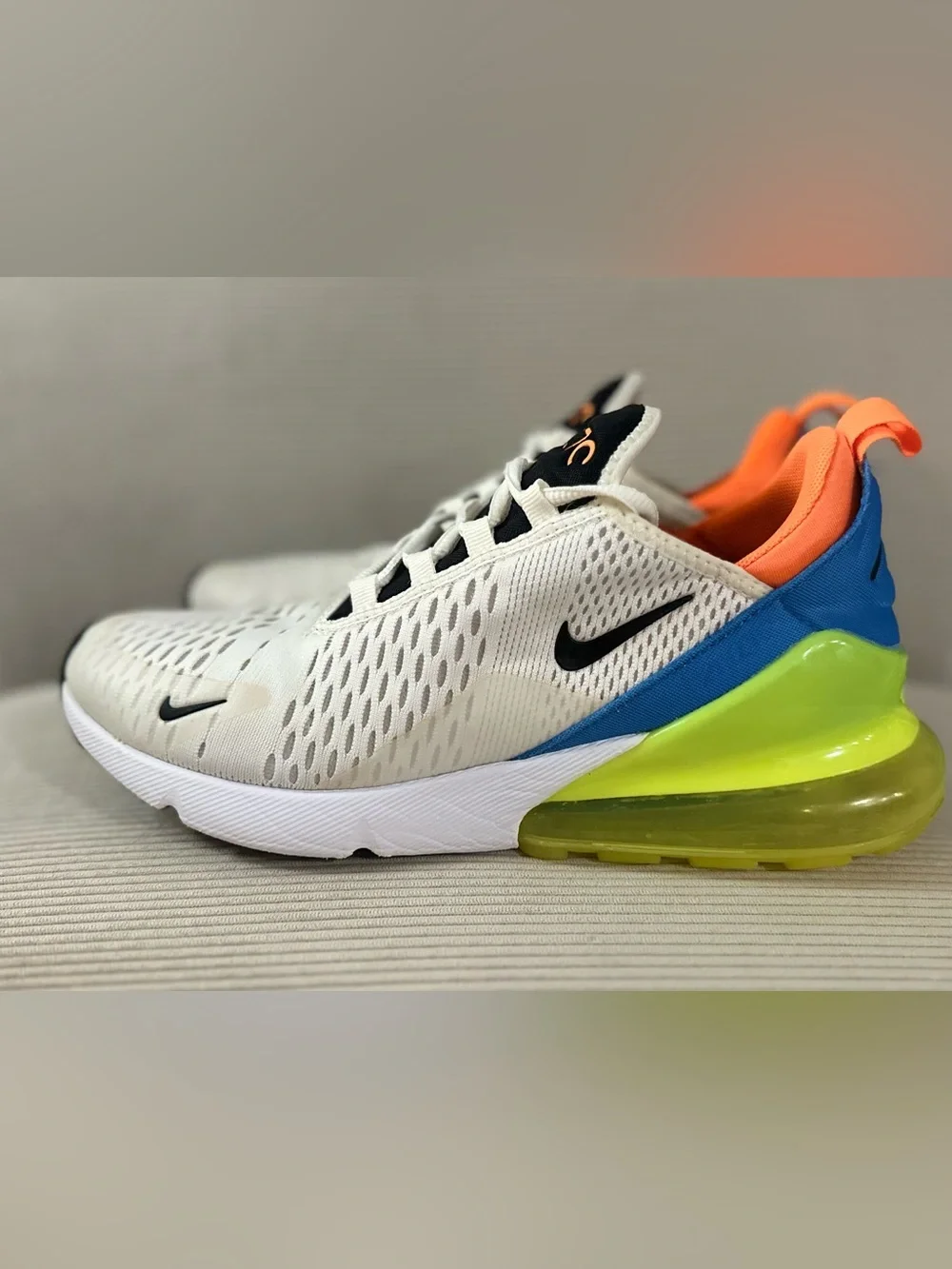 Nike Women's Air Max 270 'Summit White Volt' size 10